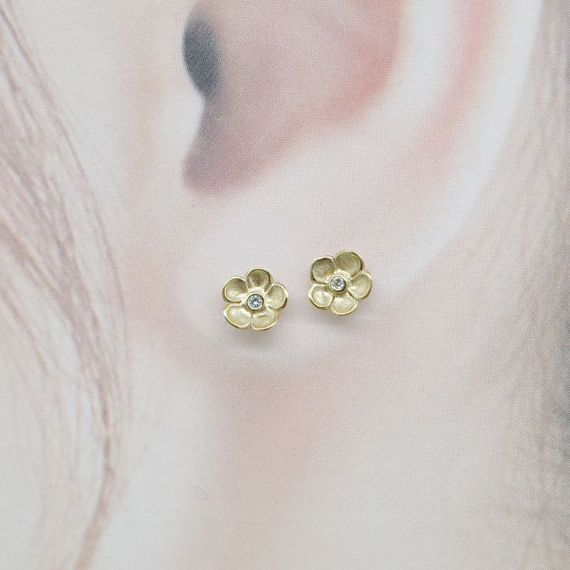 楽天市場】【ピアス】22金セカンドピアス「花・フローレット」K22