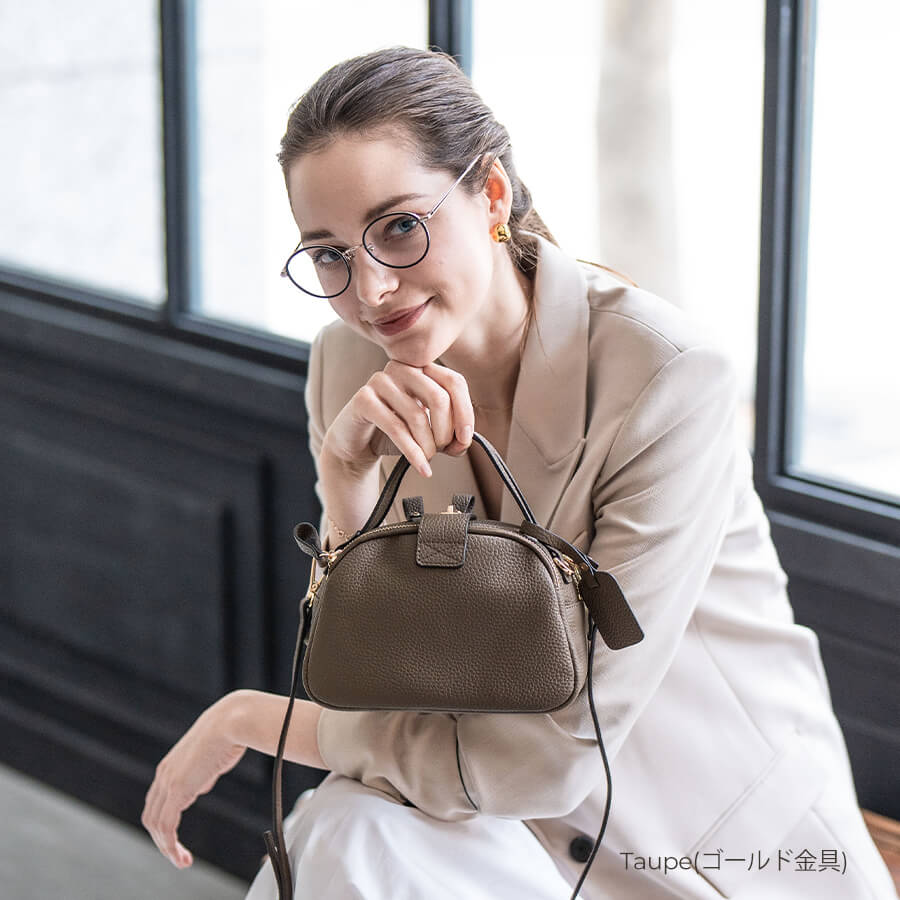 HAYNI ヘイニ ベイビーロシェショルダーバッグ グレージュシルバー金具