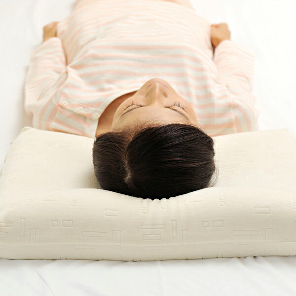 楽天市場】人間工学に基づいたデザイン！「コンフォートピュディー枕