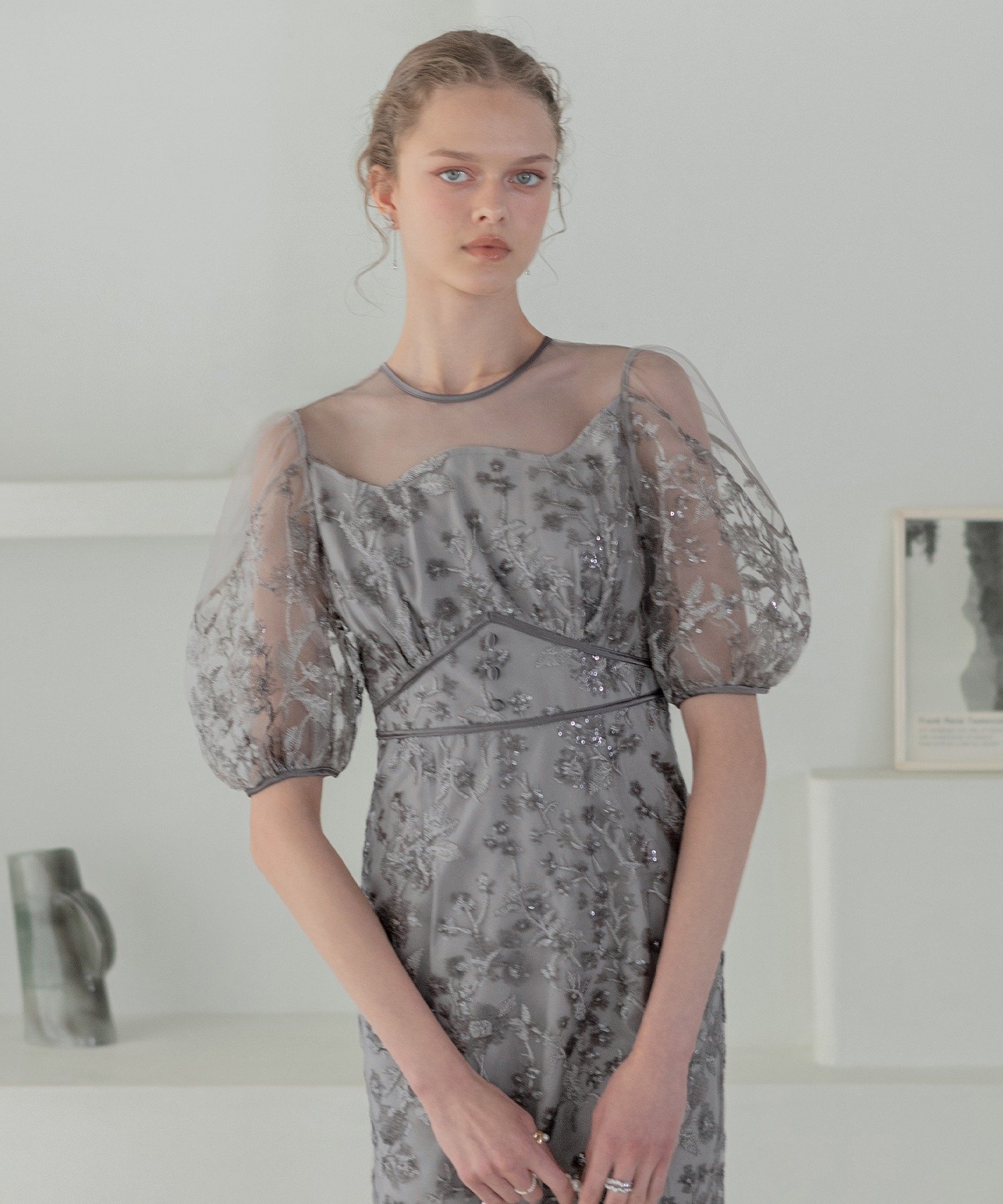 Leja｜LEJA-フラワーディテールパフスリーブIラインワンピースドレス