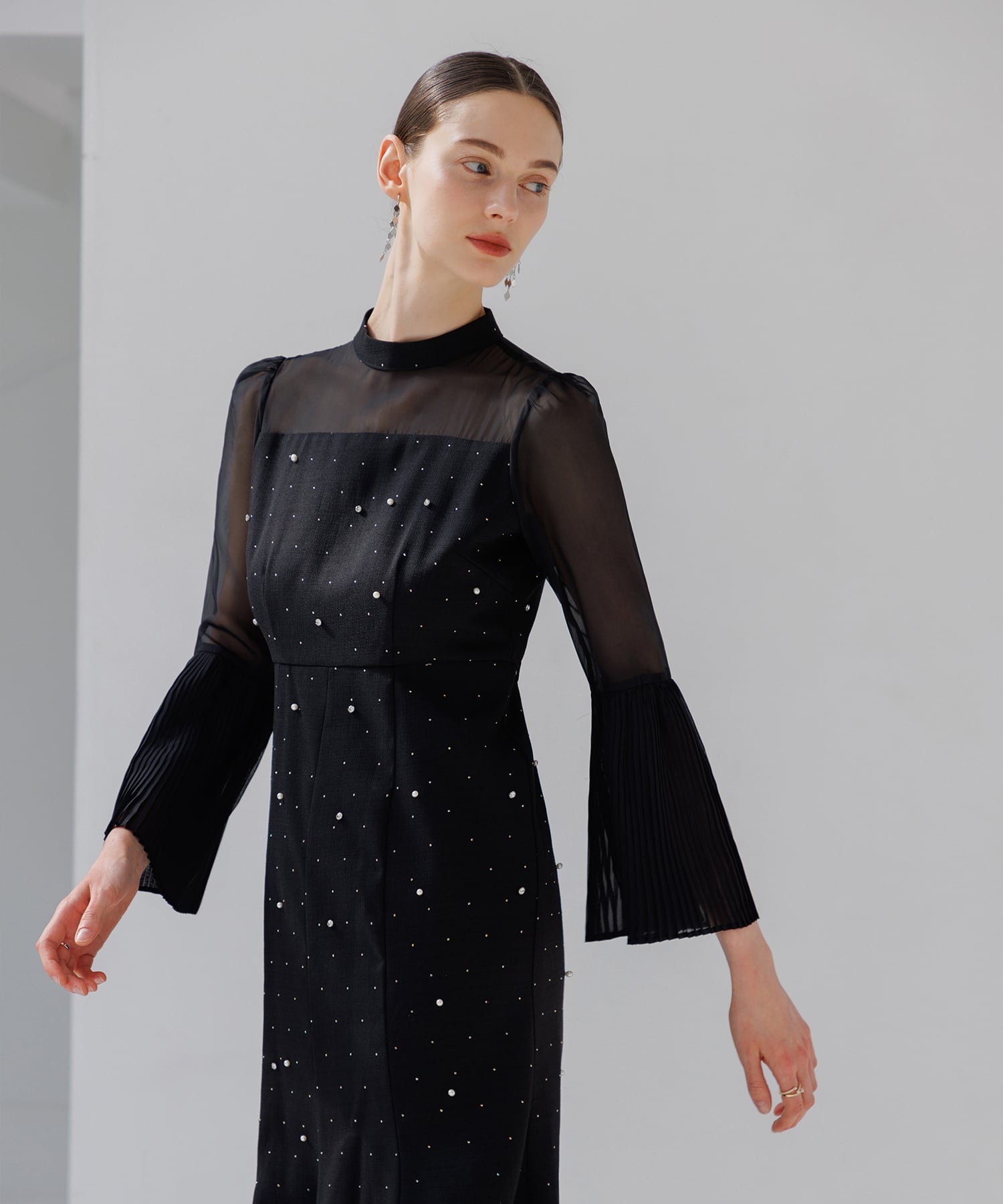 Leja｜LEJA/パールビジュープリーツフレアスリーブマーメイド