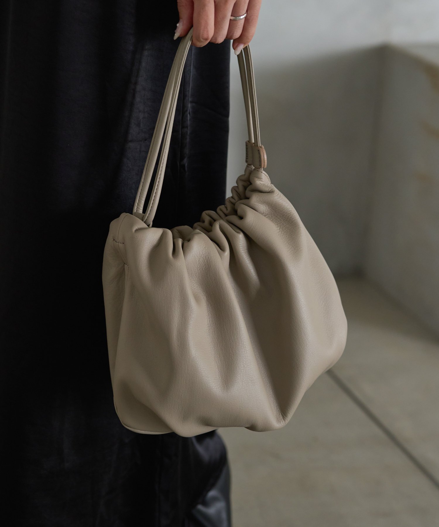 russet｜レザー巾着4WAYショルダーバッグ | Rakuten Fashion(楽天