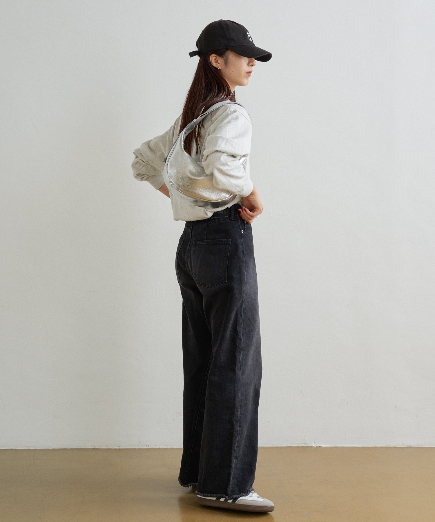 russet｜ソフトレザーラウンドショルダーバッグ[silver] | Rakuten