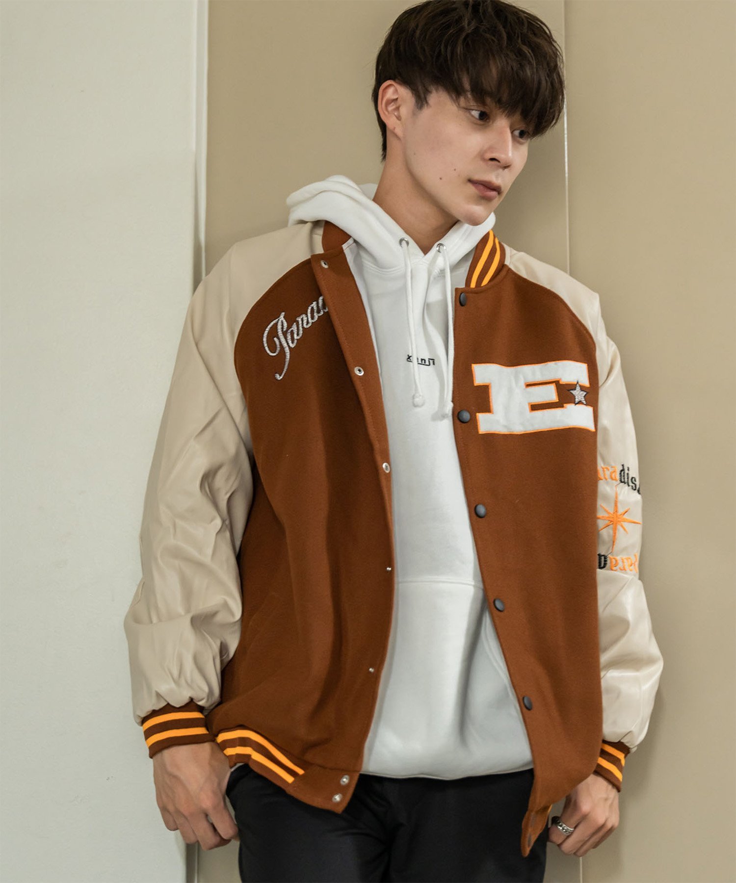 DEVICE｜ブラウンベース ビッグロゴ スタジャン アウター ブルゾン