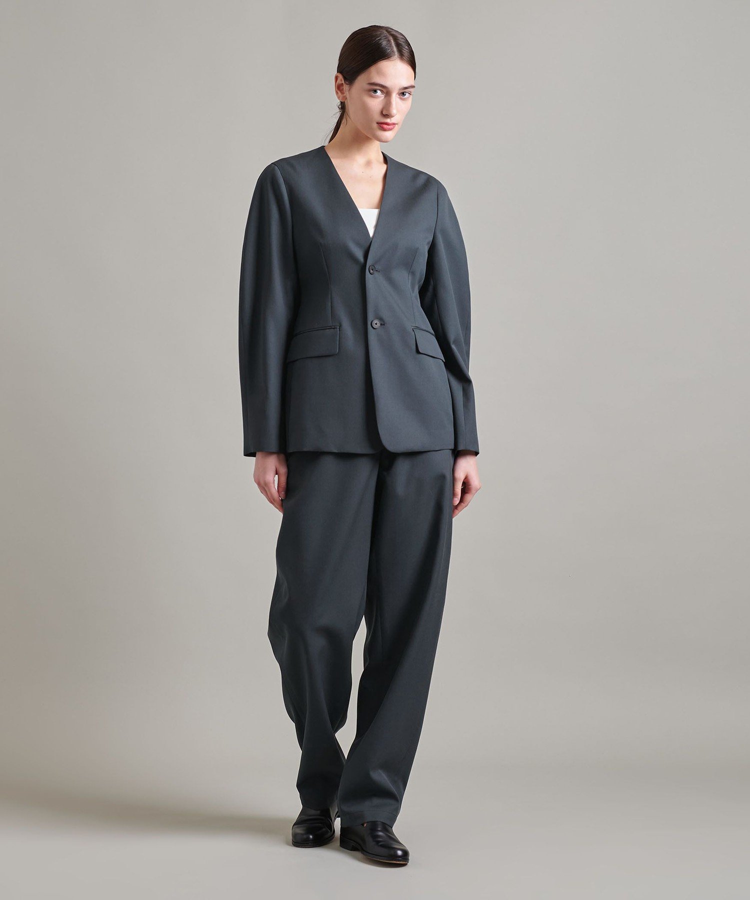 LOEFF（ロエフ）ウールギャバ カーブ ジャケット UNITED ARROWS LTD. OUTLET｜<LOEFF>ウール ギャバ カーブ ノーカラー