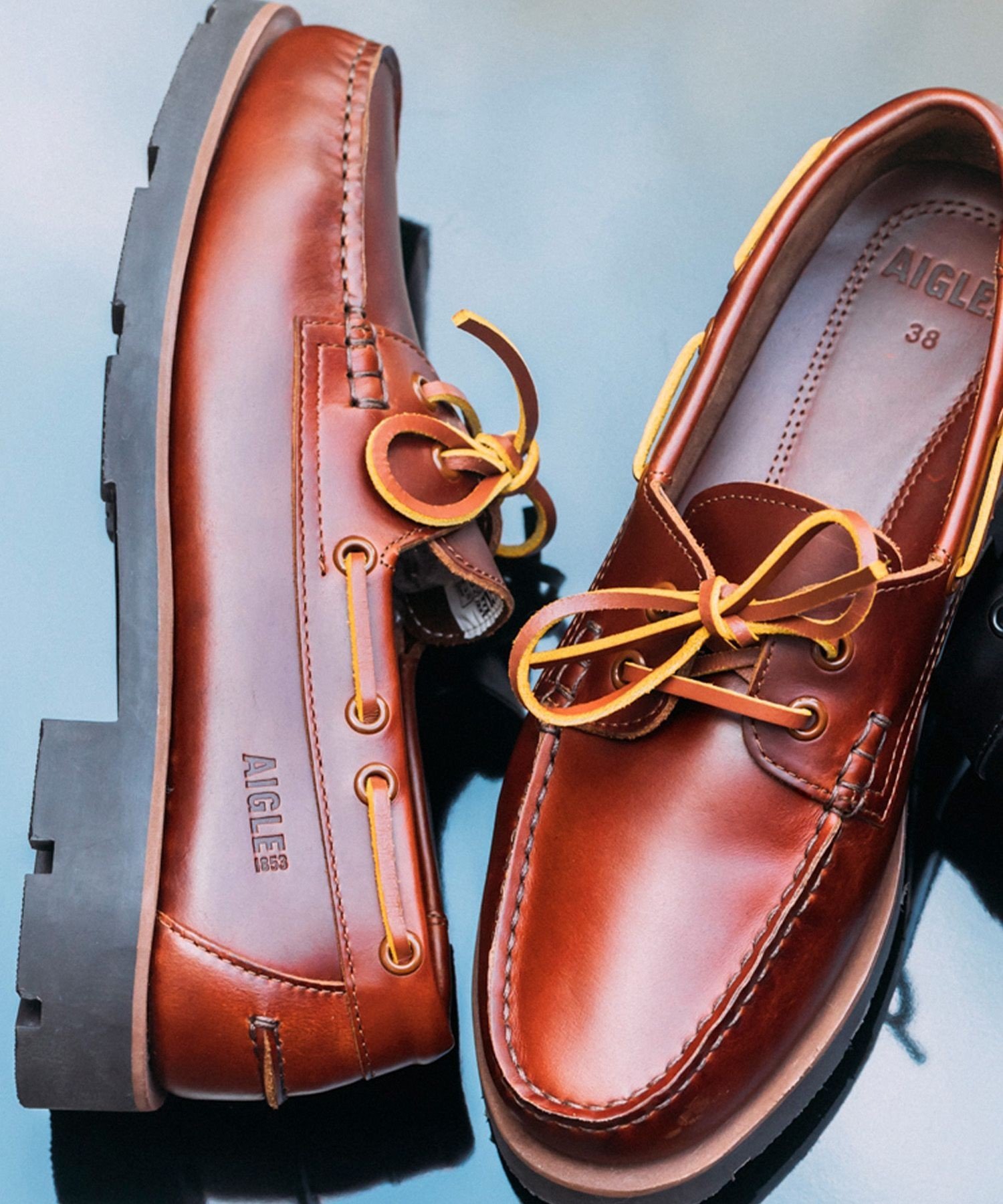 AIGLE｜【EC限定】フルグレインレザー トランスミッション レザー