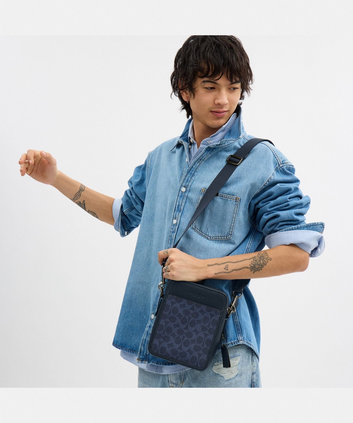 COACH OUTLET｜【公式】サリバン クロスボディ・シグネチャー