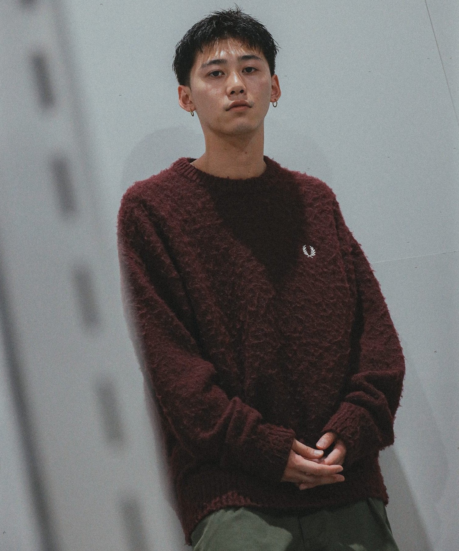 BEAMS MEN｜【別注】FRED PERRY / フラッフィー クルーネックニット