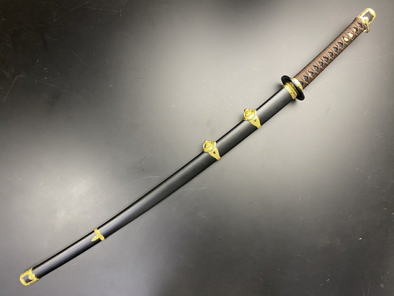 楽天市場】V.ROAD 模造刀 尾形刀剣 軍刀海軍大刀 茶紐・黒柄・黒鞘・樋