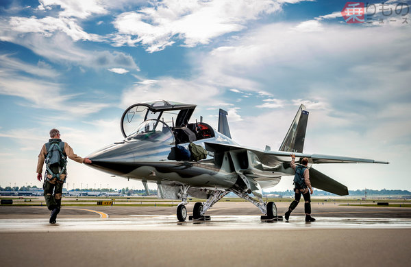 米空軍新ジェット練習機は「スマホ」 ボーイング×サーブの最新鋭機