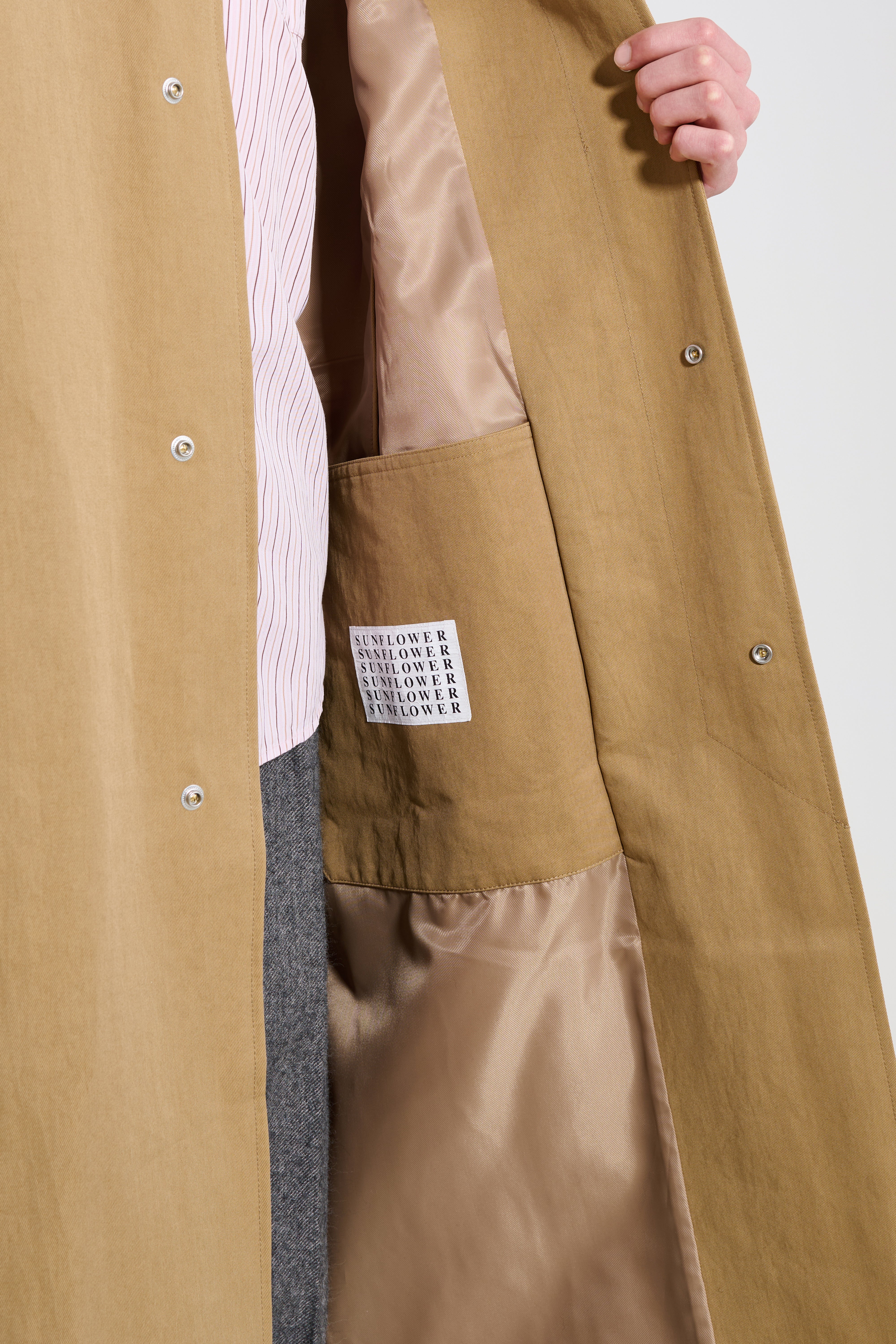 Sunflower Raglan Coat Dark Sand – Très Bien