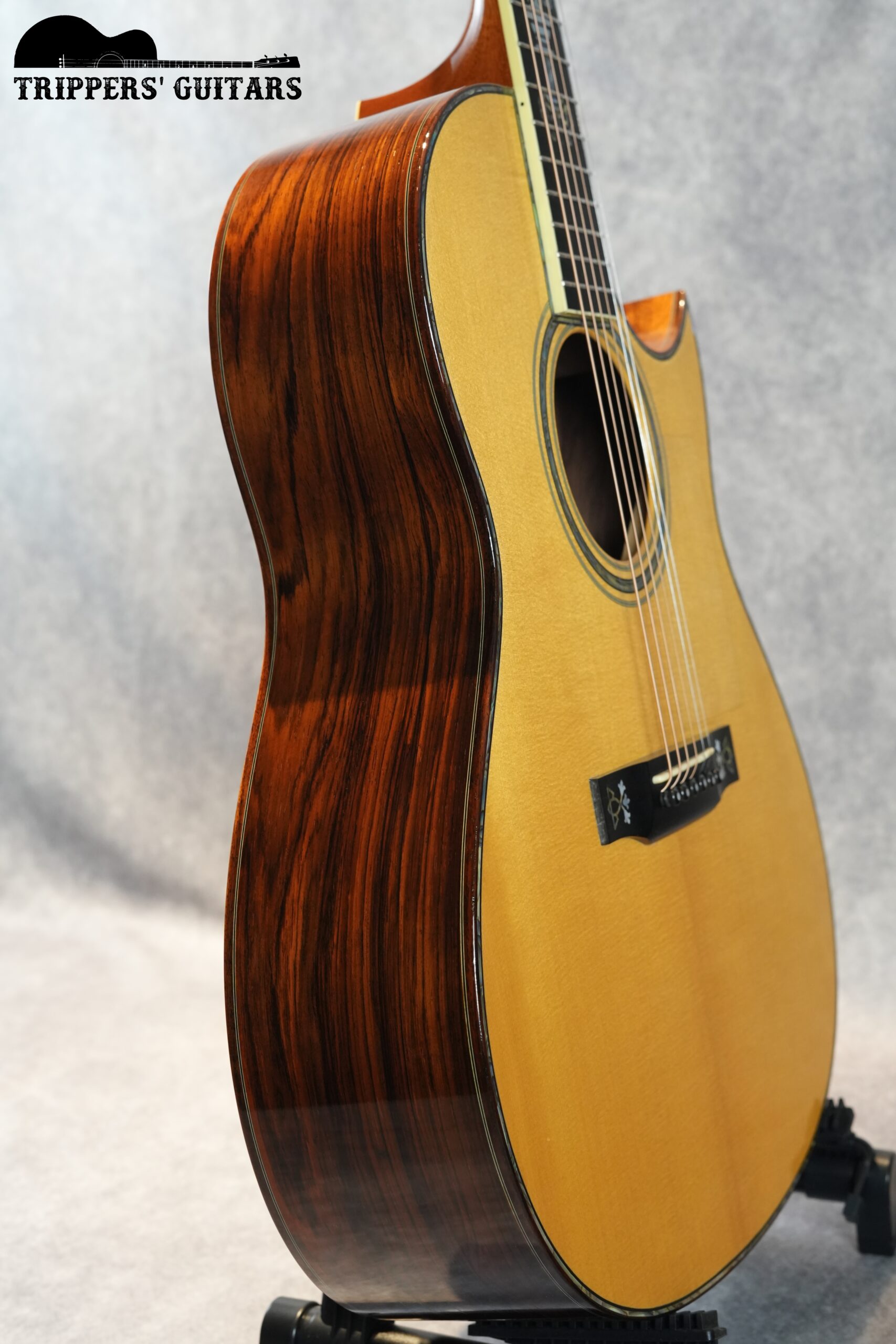 Larrivee C-10 30th Anniversary (1997) - Trippers' Guitars
