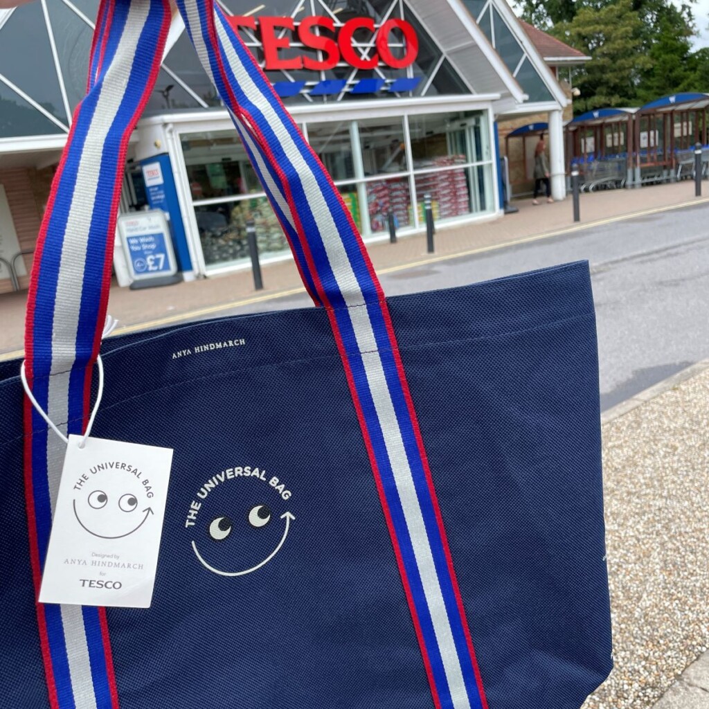 100%リサイクル！アニヤ・ハインドマーチの『ユニバーサルバッグ』が