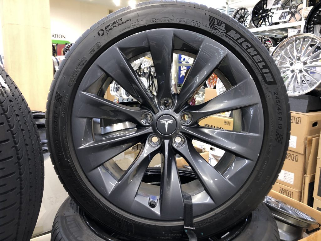 👆大宮バイパス店在庫情報👆全国でここだけ・・・かも？テスラ モデルS