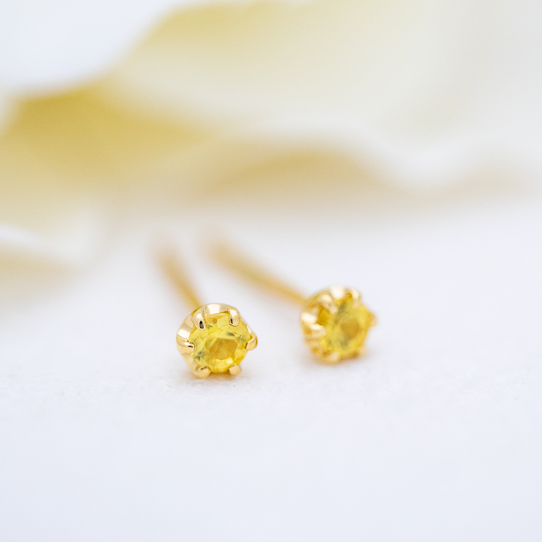 K18 イエローサファイア スタッドピアス[商品番号:KK0603] | umu -アム