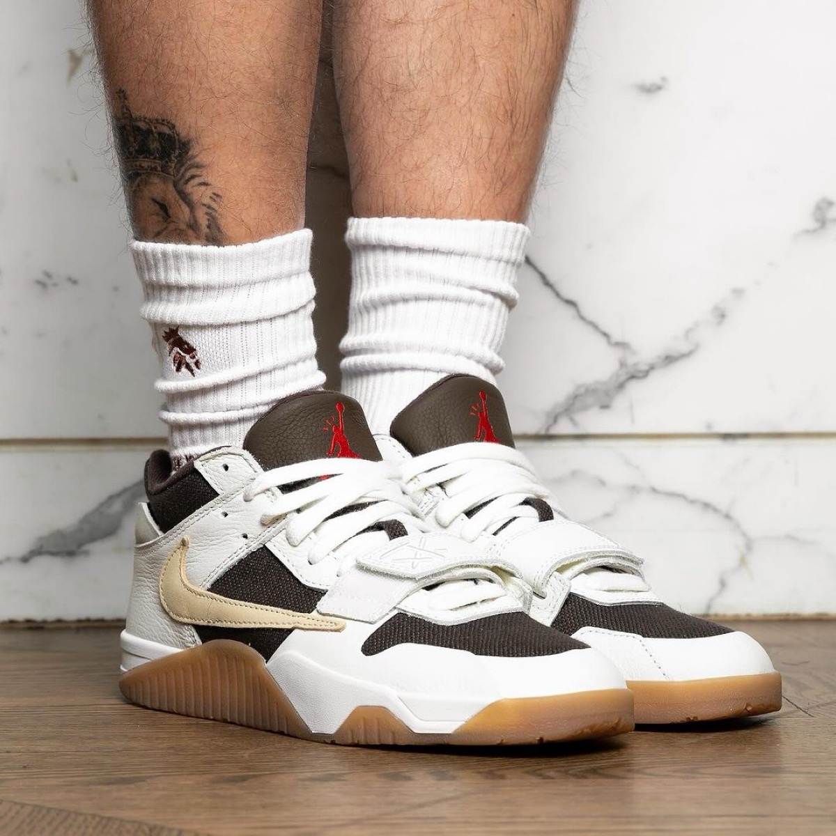 Travis Scott × Nike Jordan Jumpman Jack TR “Sail and Dark Mocha”が
