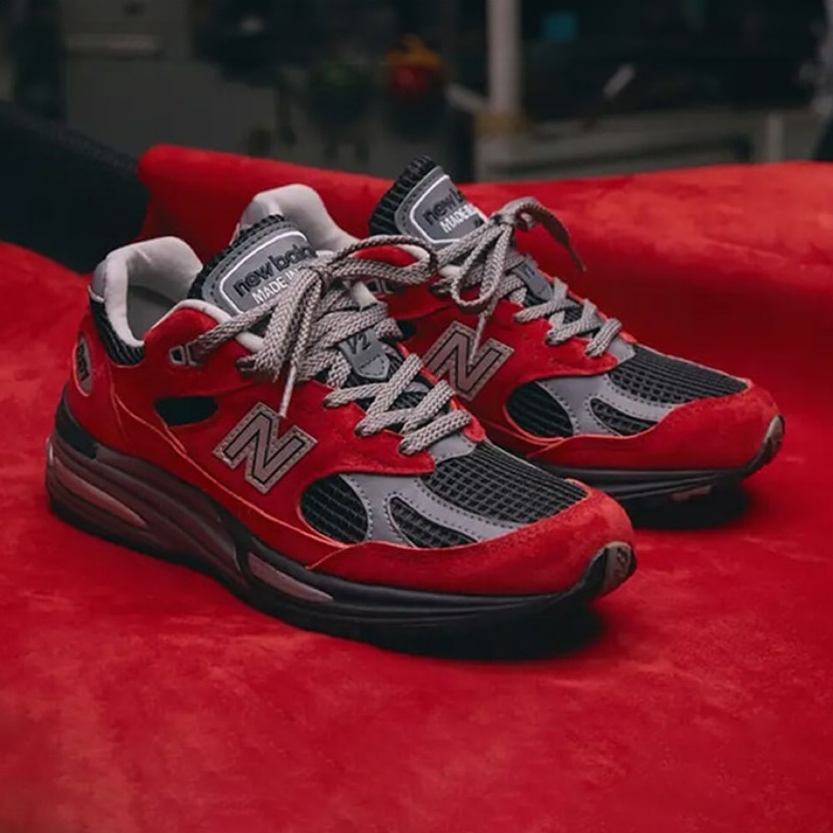 atmos japan限定カラー New Balance 『991v2 “Black Pink”』が国内8月