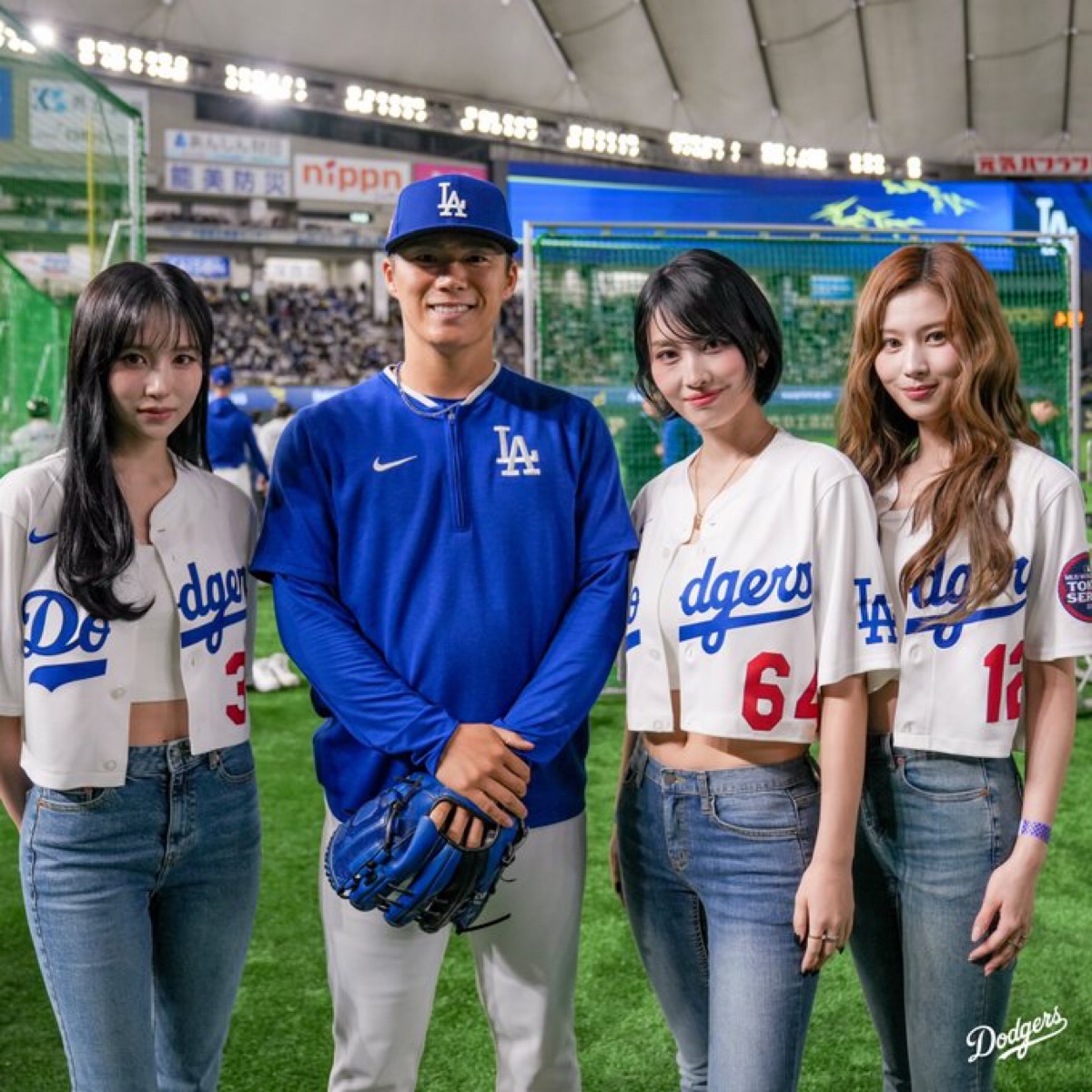 TWICE MISAMO の MLB東京シリーズ エキシビション着用ジャケットが国内
