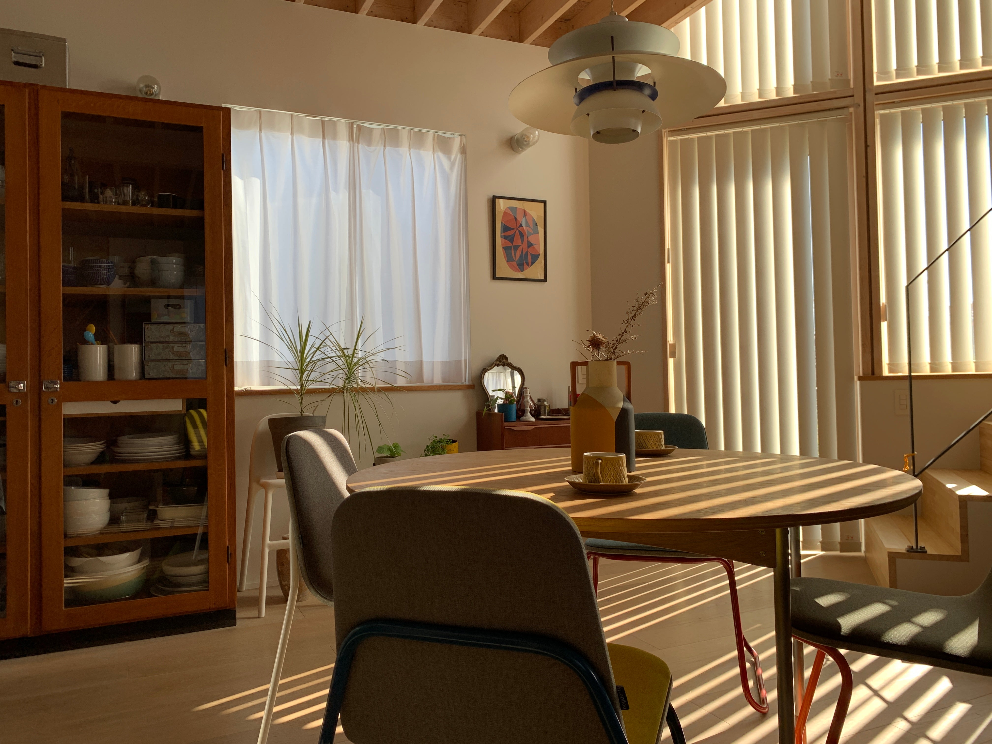 Model.73 Round Table / Veronica Furniture