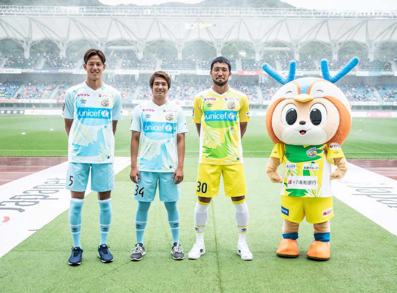 V長崎「平和祈念ユニホーム」公開 7月から着用 - 長崎新聞 2021/06/27