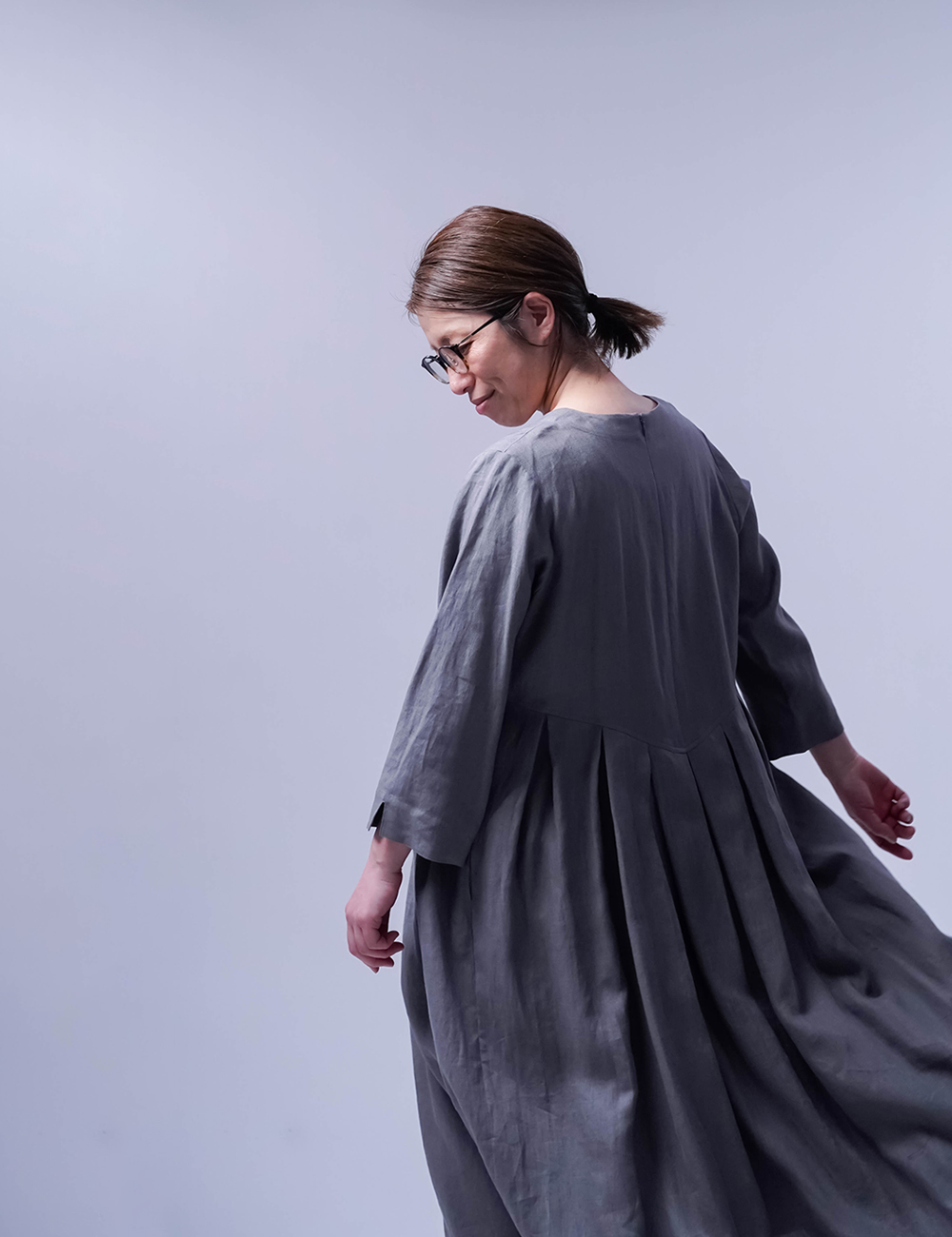 リネンワンピース】wafu 鍵盤タックドレス / 鈍色(にびいろ) a013o-nib1