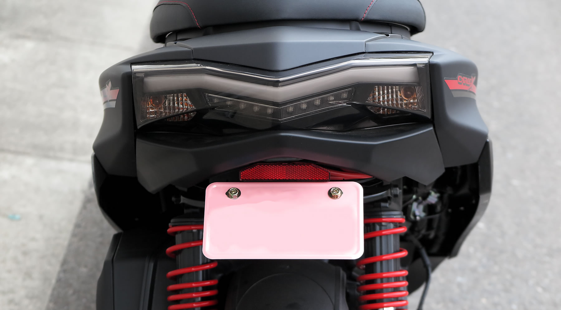 シグナスX 4型 フェンダーレスキットの取付4