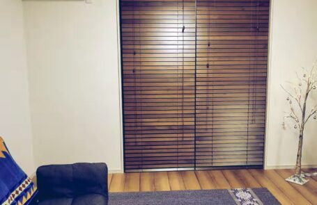 ダークブラウン｜納品事例｜woodblind.jp[木製ブラインド、ウッド