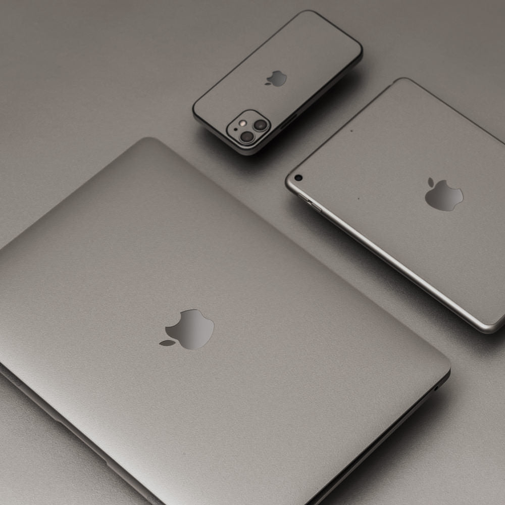 スキンシール MacBook Pro 13インチ (2020〜2022, M1 M2) スペース