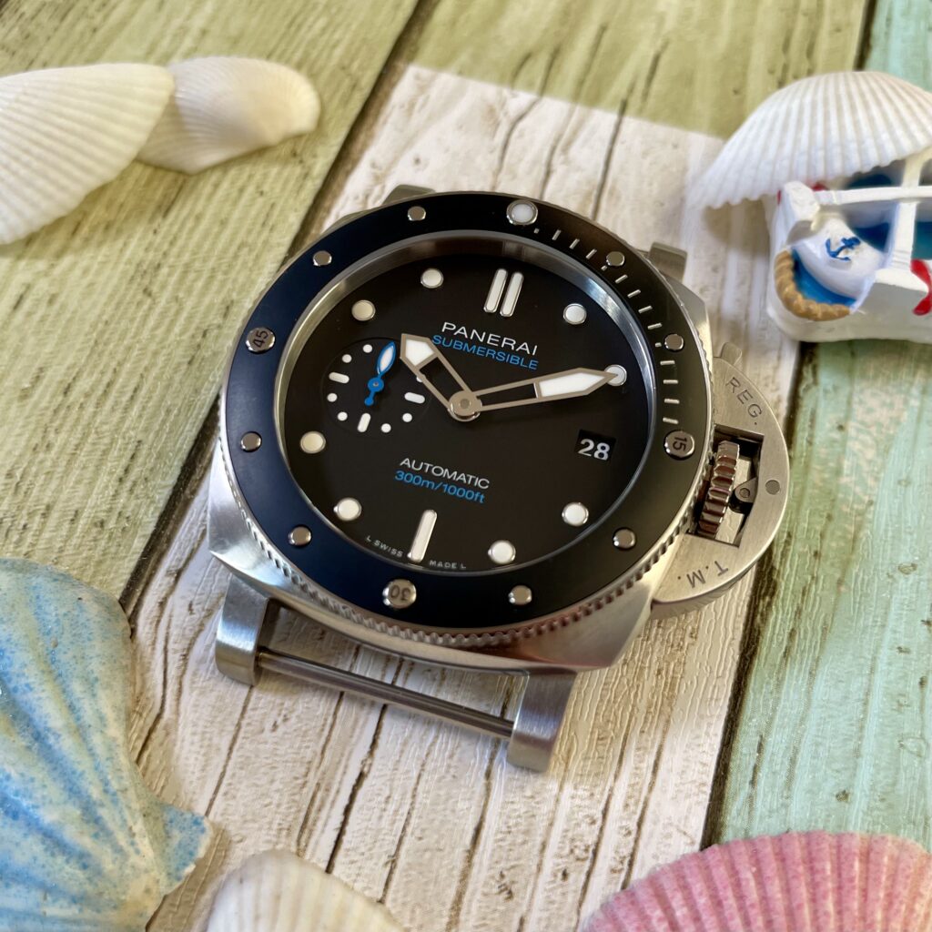 海っぽさをプラスしたい時に役立つ時計。パネライのサブマーシブル42mm