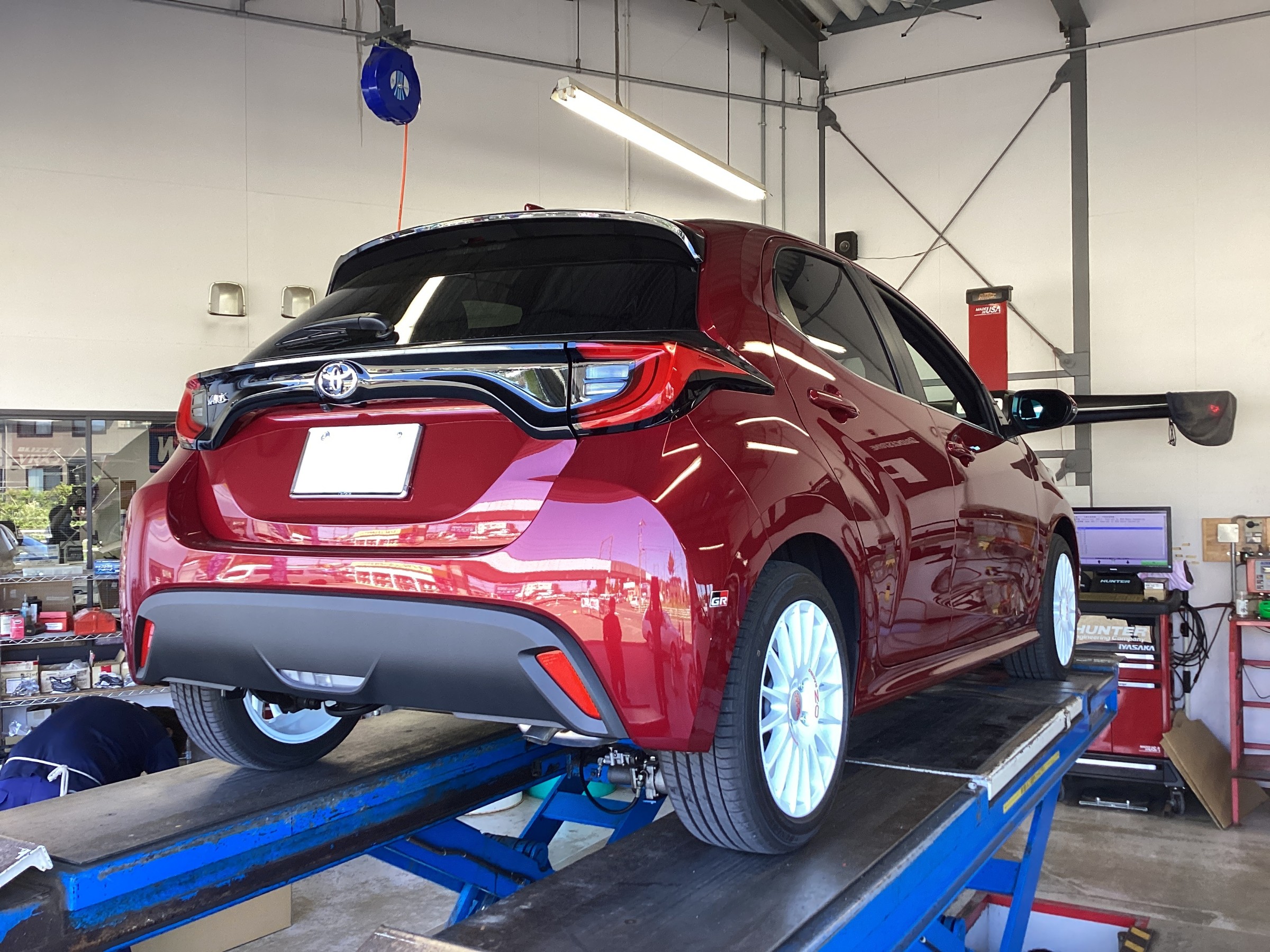 ヤリス MXPA10 マフラー交換します！ | トヨタ ヤリス 吸・排気系