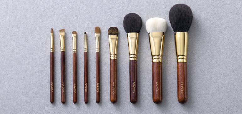 日本製のオリジナル高級化粧筆セット。 人気のメイクブラシ 化粧筆