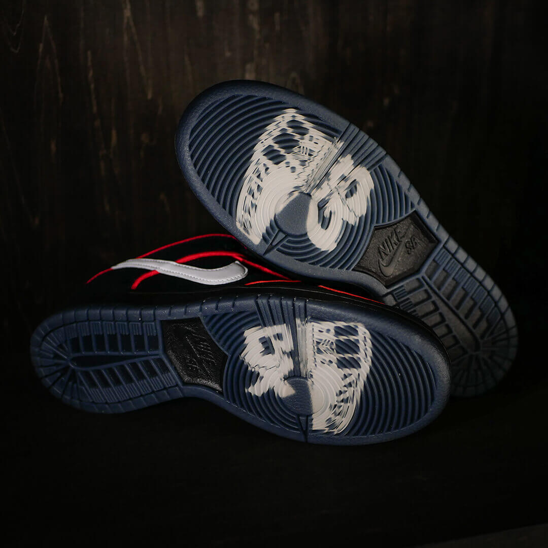 商品情報】NIKE SB シューズ DUNK LOW PRO QS x BRONX GIRLS SKATE