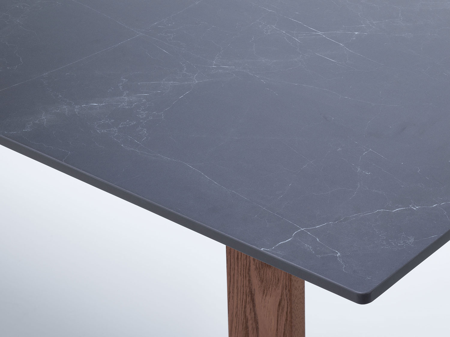 RIM(リム テーブル） IXC | カッシーナ・イクスシー