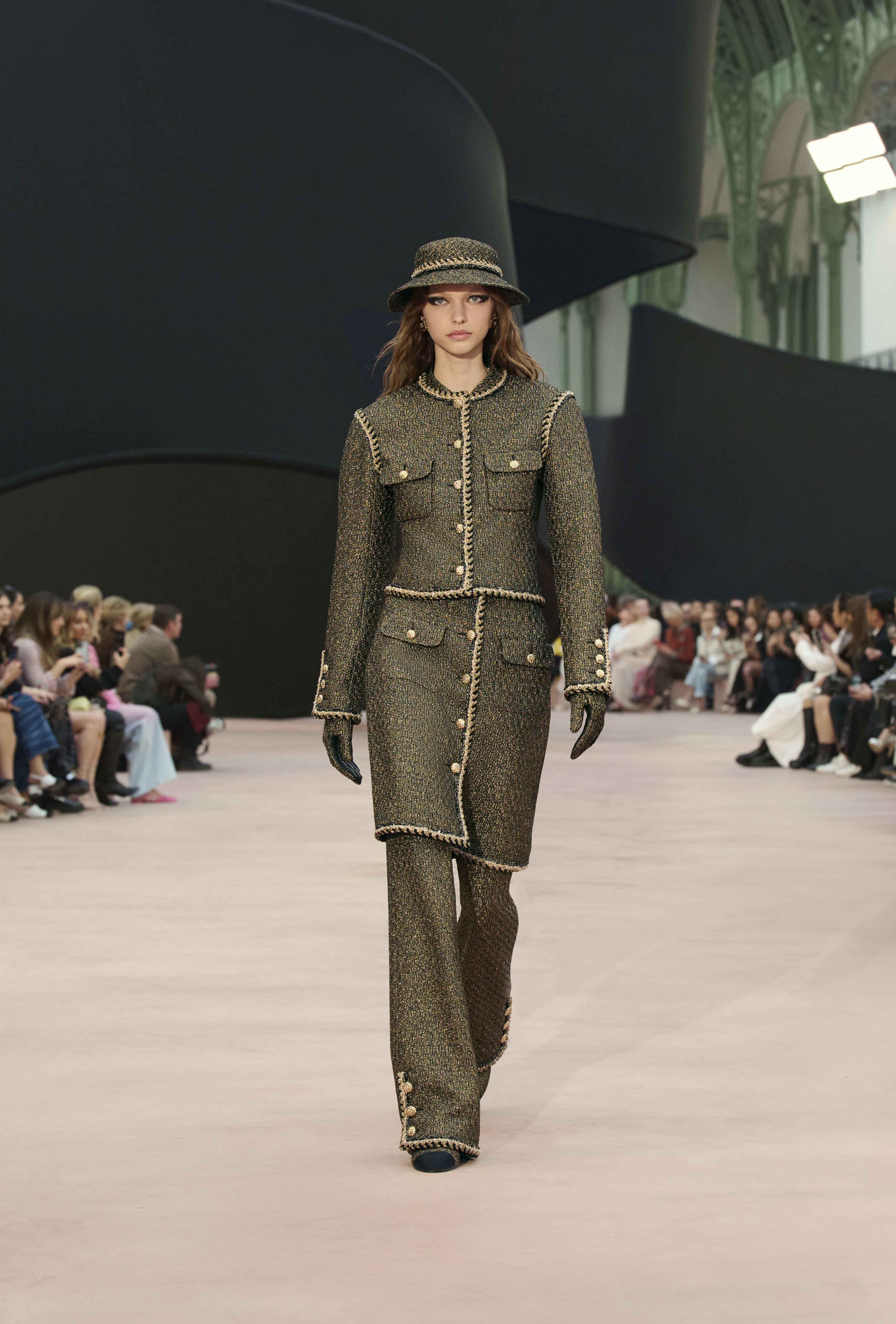 パンツ - ツイード、ゴールド & ブラック — ファッション | CHANEL