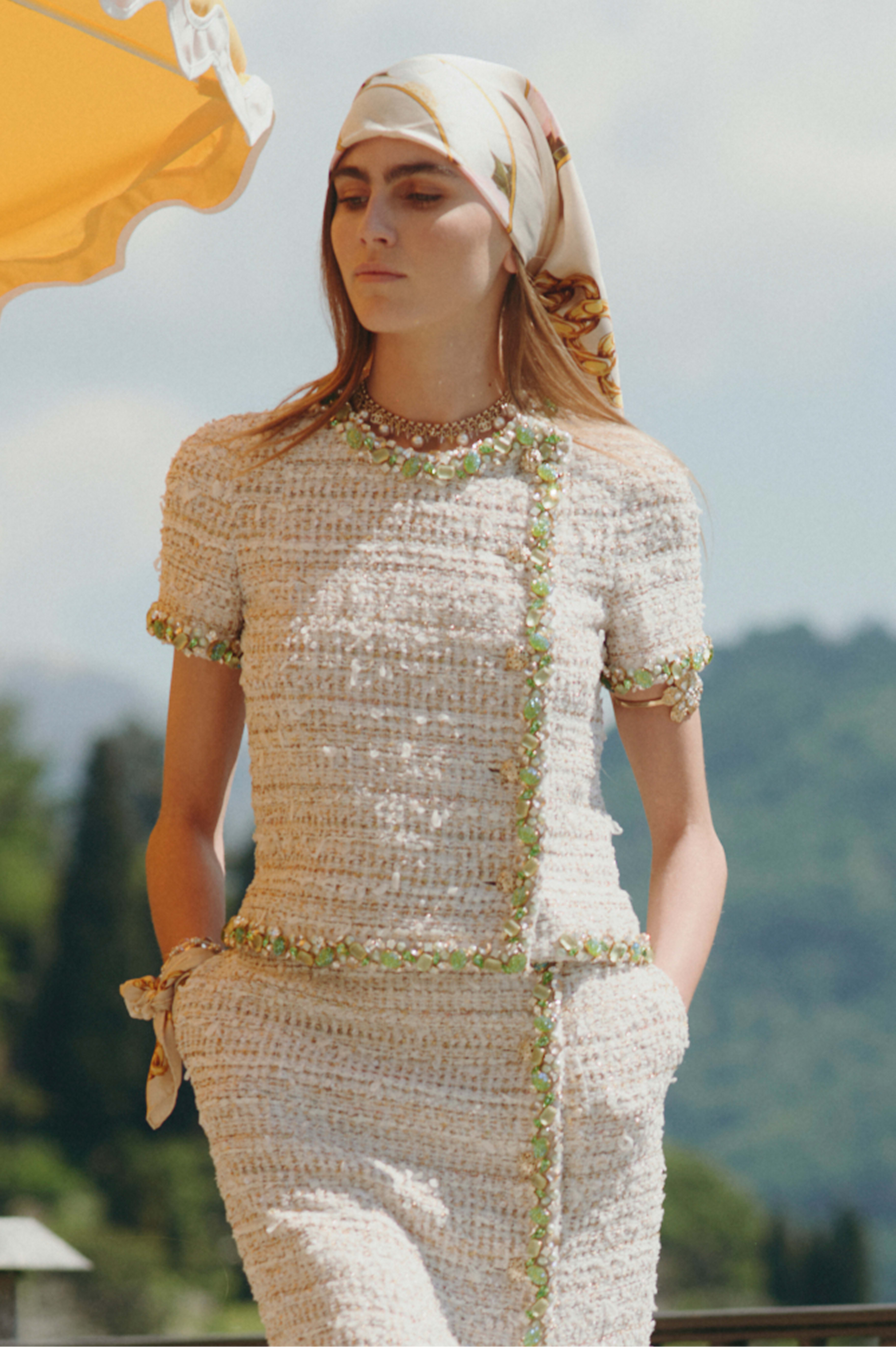 CHANEL アイボリー 半袖トップス ビーズ装飾 スナップ サテン 40