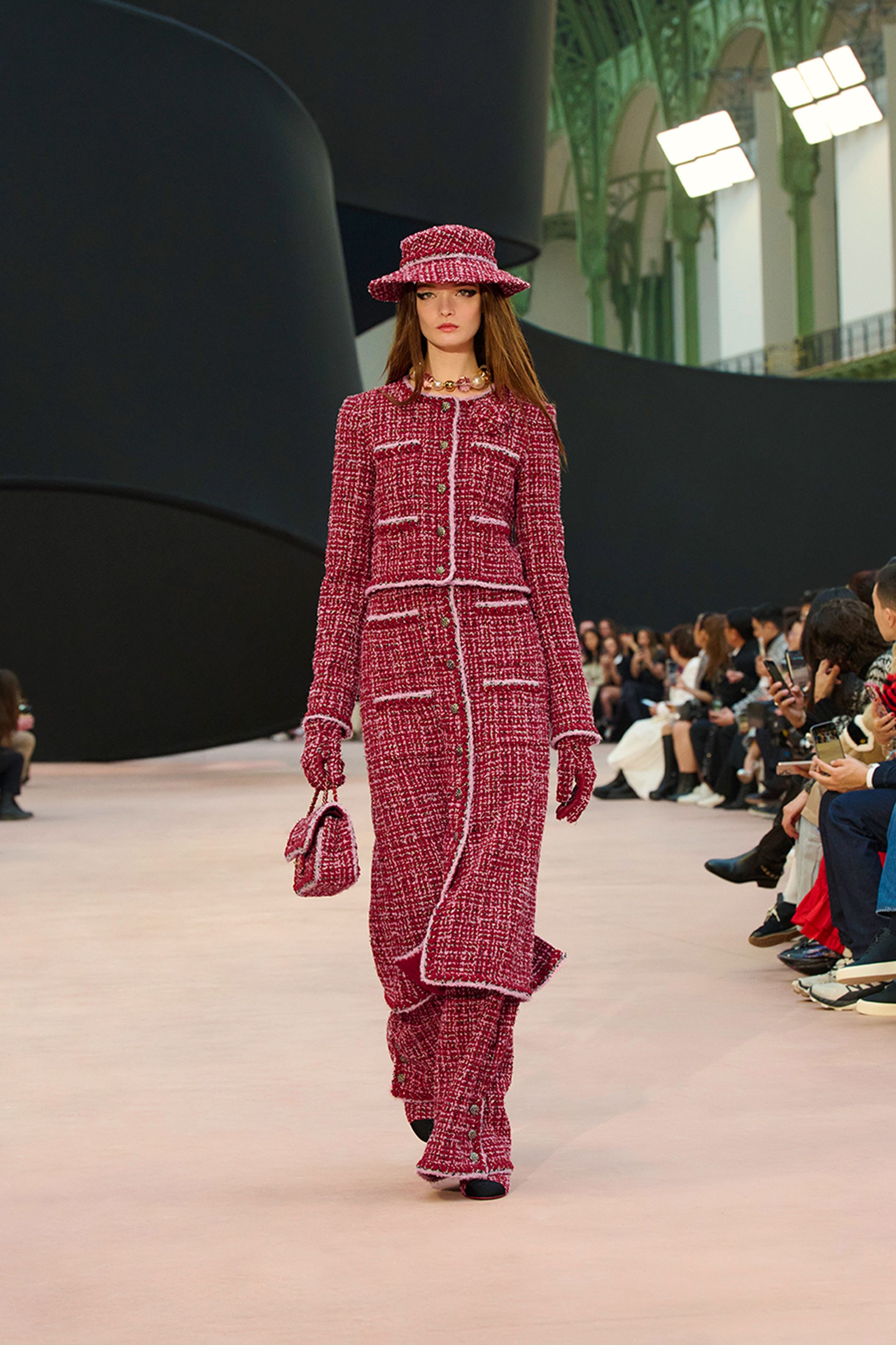 ジャケット - ツイード、レッド、ピンク & ブラック — ファッション