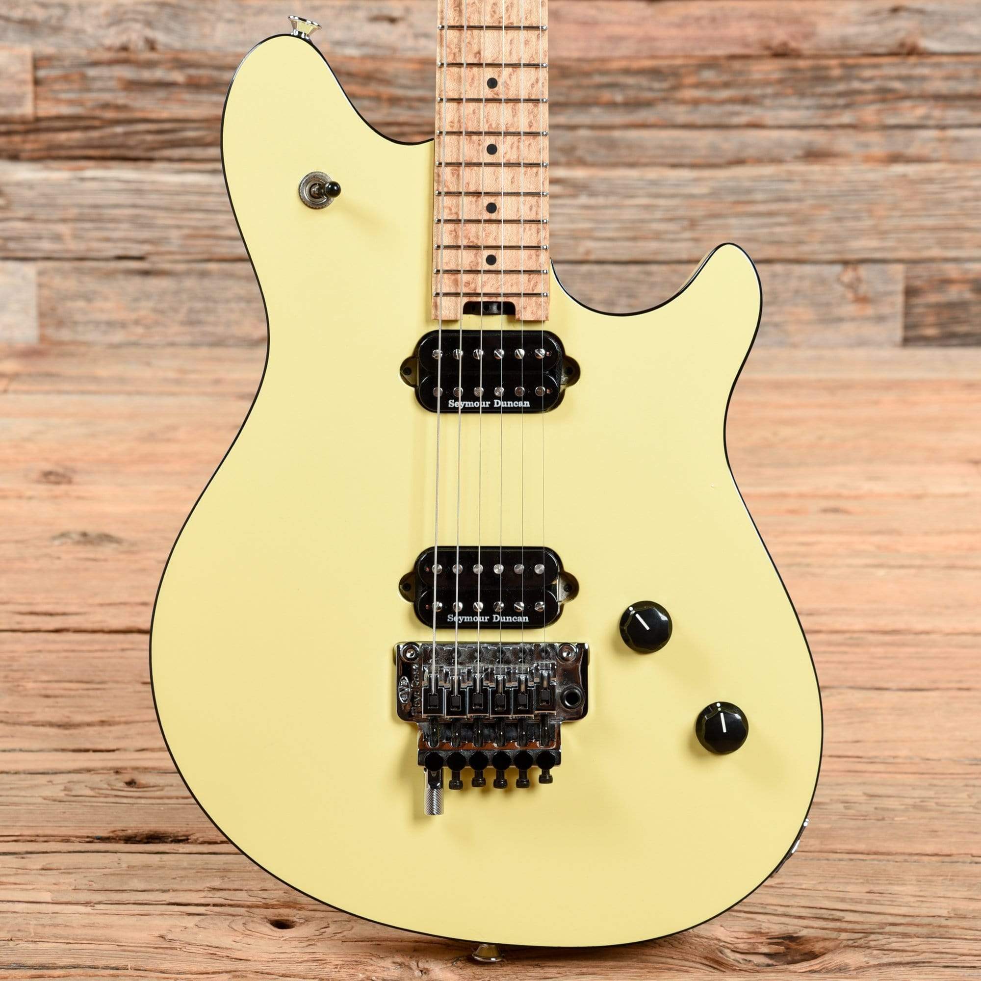 EVH Wolfgang Special Vintage White 2010 – Chicago Music Exchange