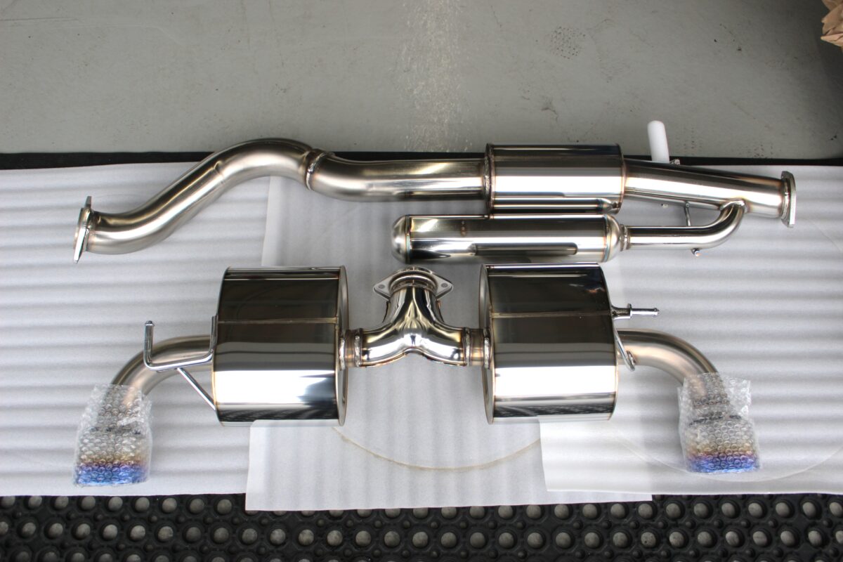 GRヤリス マフラー交換】GRヤリスにHKS スーパーターボマフラーを装着