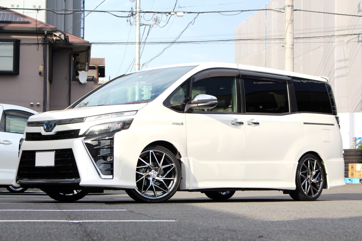 80VOXYにweds LEONIS ITを装着！ | 相模原店 | 店舗ブログ | タイヤ