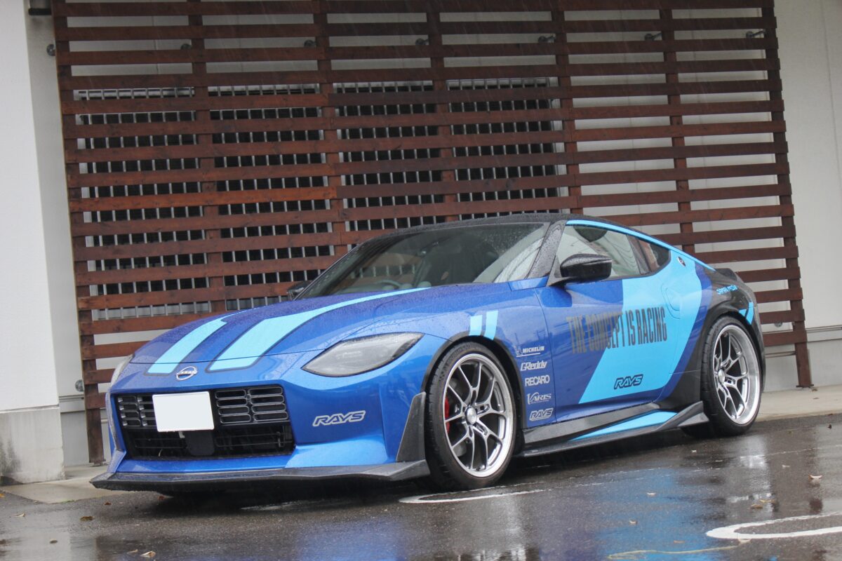 RAYSデモカー フェアレディZ34がキタ！！！ | RAYSデモカー