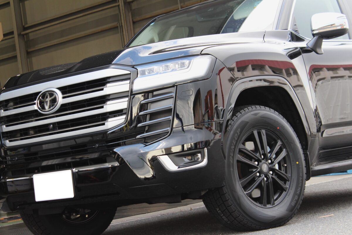 ランクル300のスタッドレス選び☆専用モデル「レプリーザ2」にSJ8+を