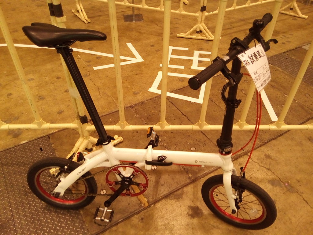 14インチ折りたたみ自転車 RENAULT ULTRA LIGHT7とDAHON DOVEを比較