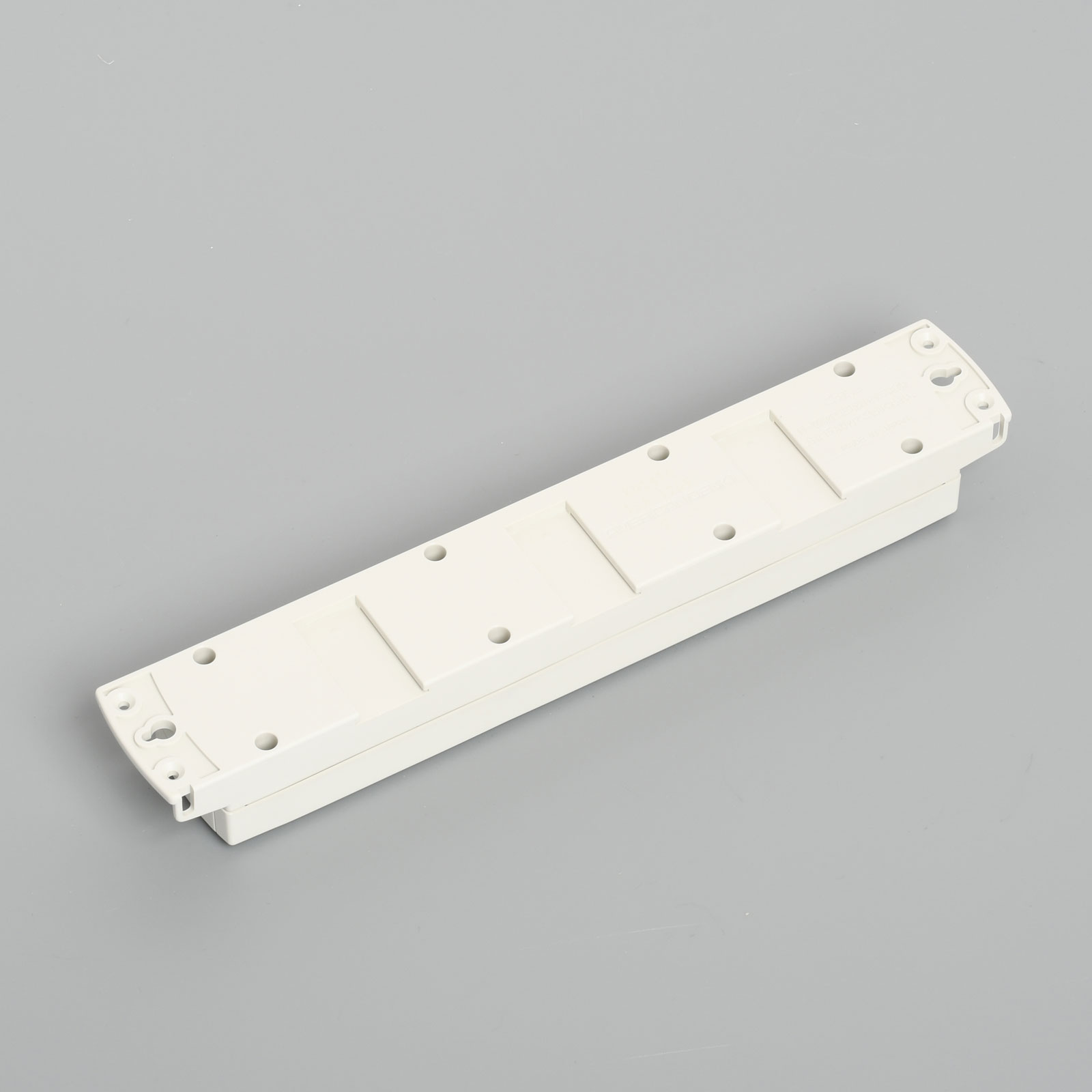 KU1410 接地形2P 15A 125V マルチユースOAタップ コンビ4ヶ口 コード