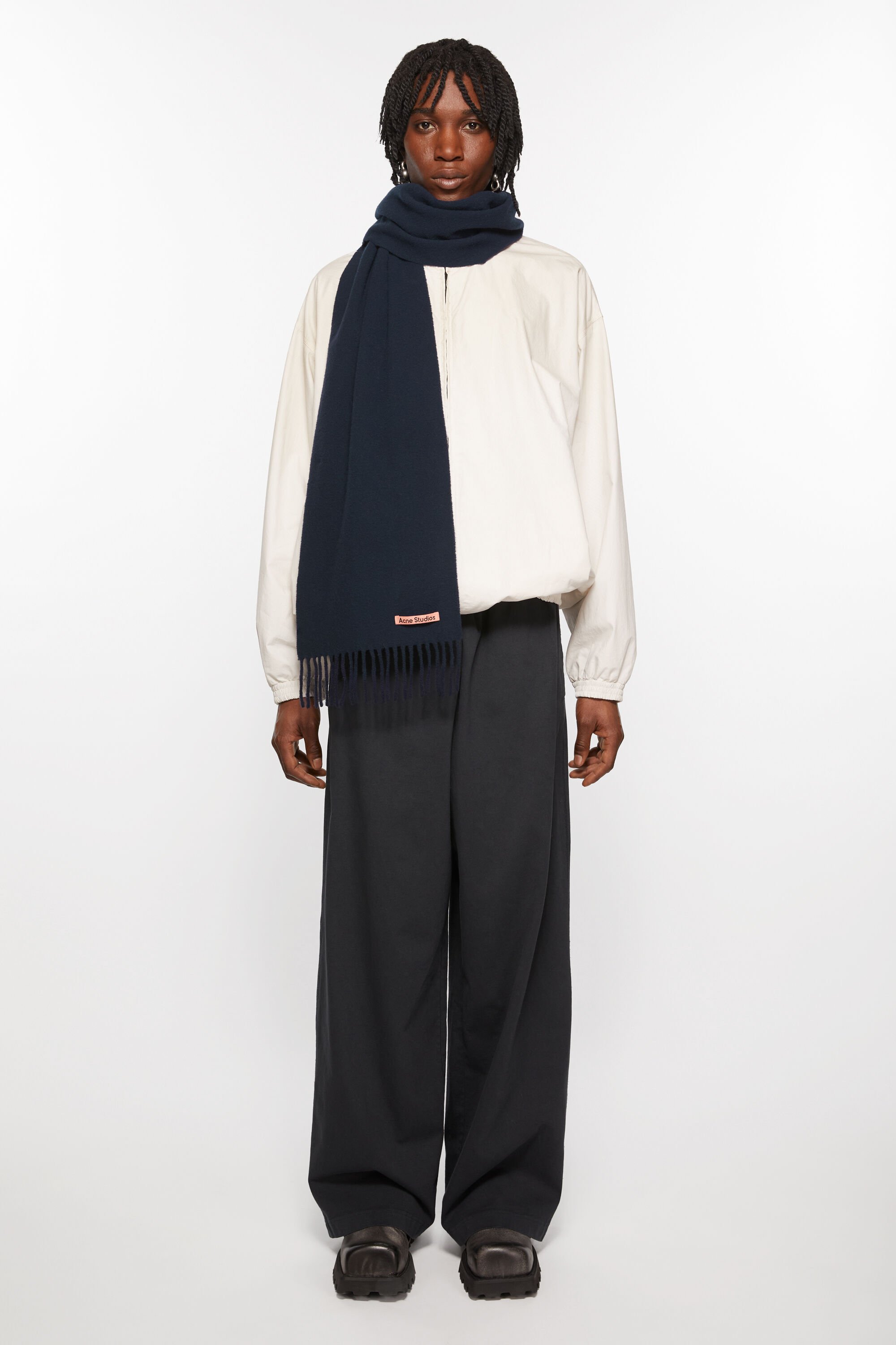 Acne Studios ネイビー マフラー フリンジ付き S1151013662 - 小物ポロ