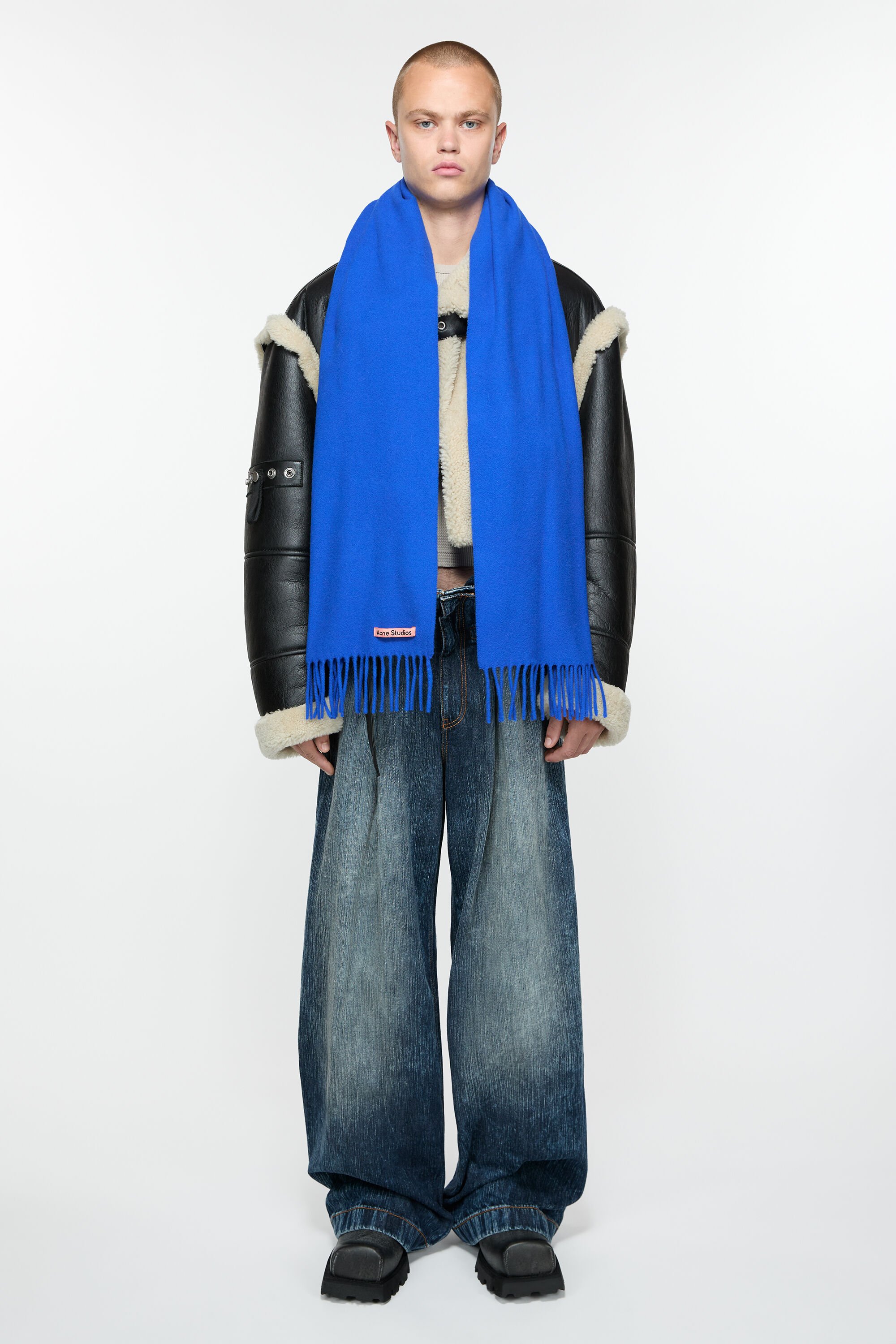 Acne Studios - Fringe wool scarf - skinny - Royal blue