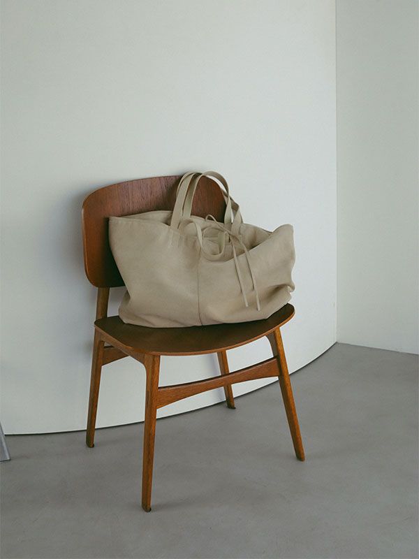 ETRE TOKYO - スウェードビッグトートバッグ - LIGHT BEIGE | ADDICT