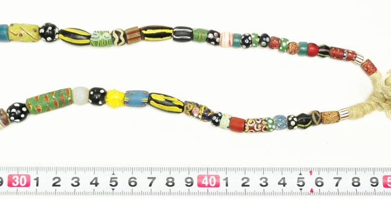 アフリカ・アンティーク トンボ玉 ビーズ (u334-07) - アフリカ雑貨店