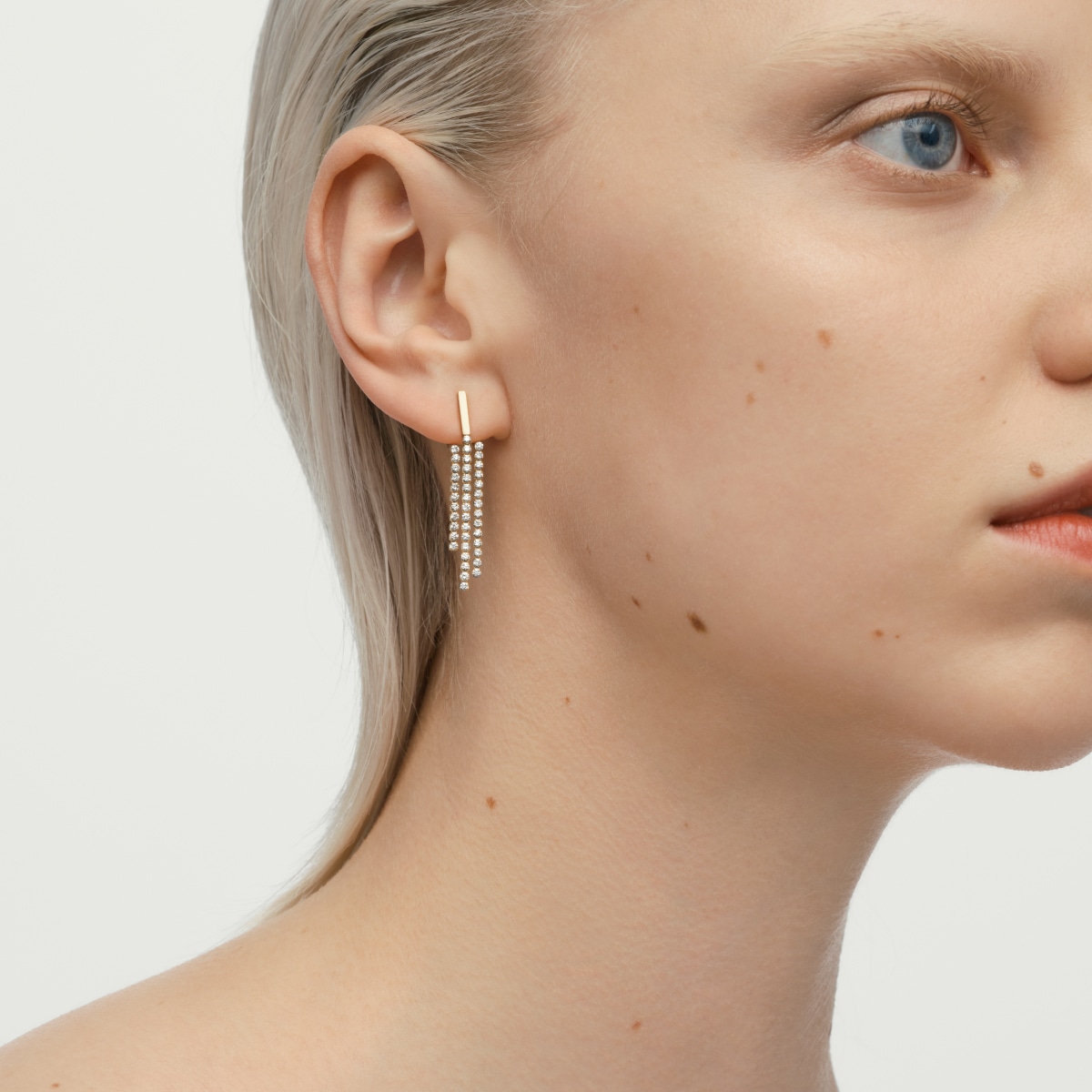 シャンデリアトリプルライン ピアス | AHKAH / アーカー | 【公式