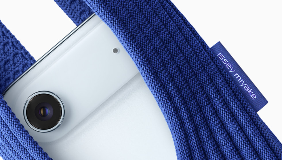 iPhone Pocketを発表：iPhoneを身につけて持ち運ぶための美しい
