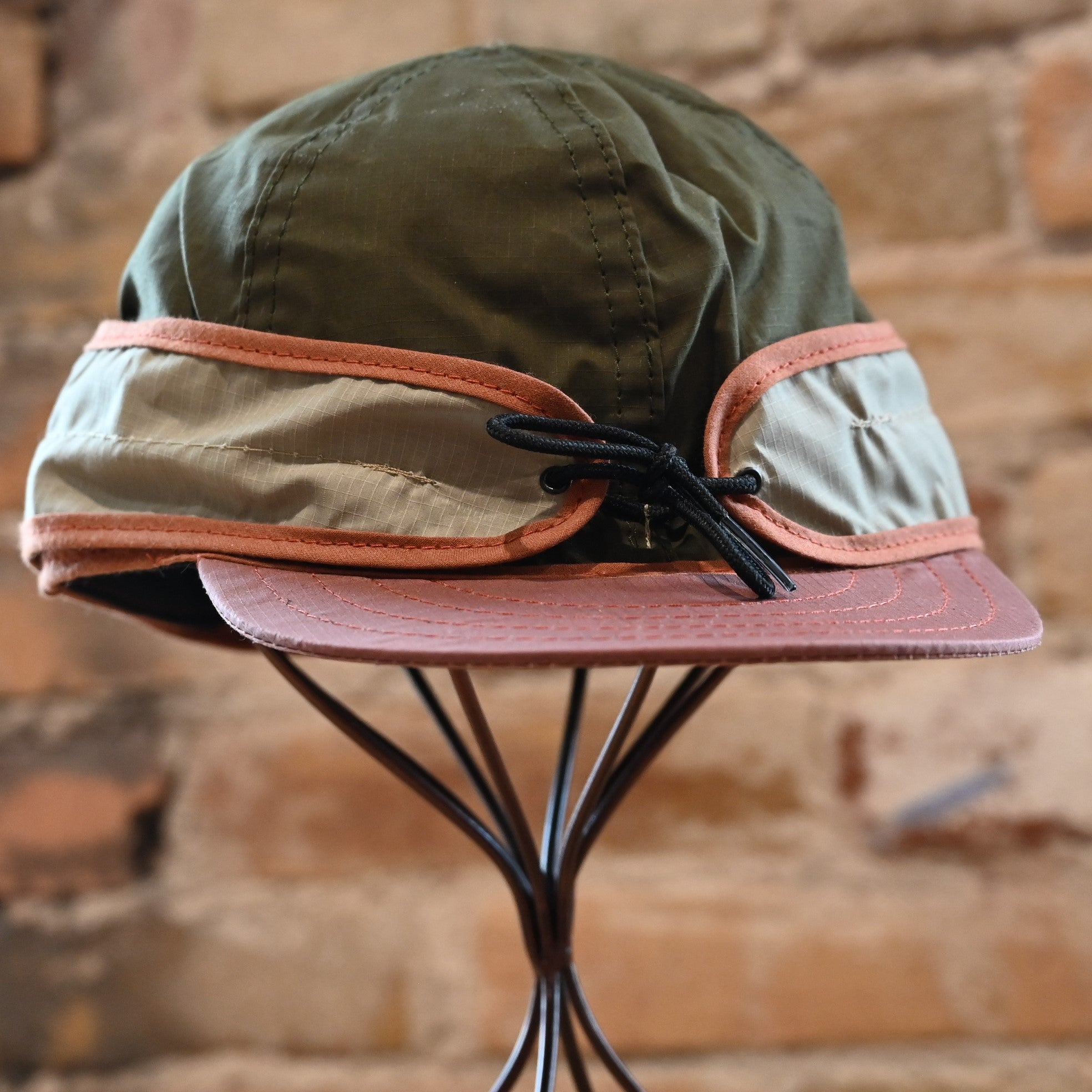 Stormy Kromer Trail Cap In Algae/Red Clay – Atomic 79